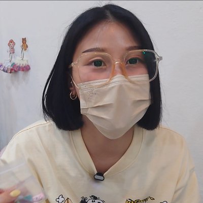 พลอย